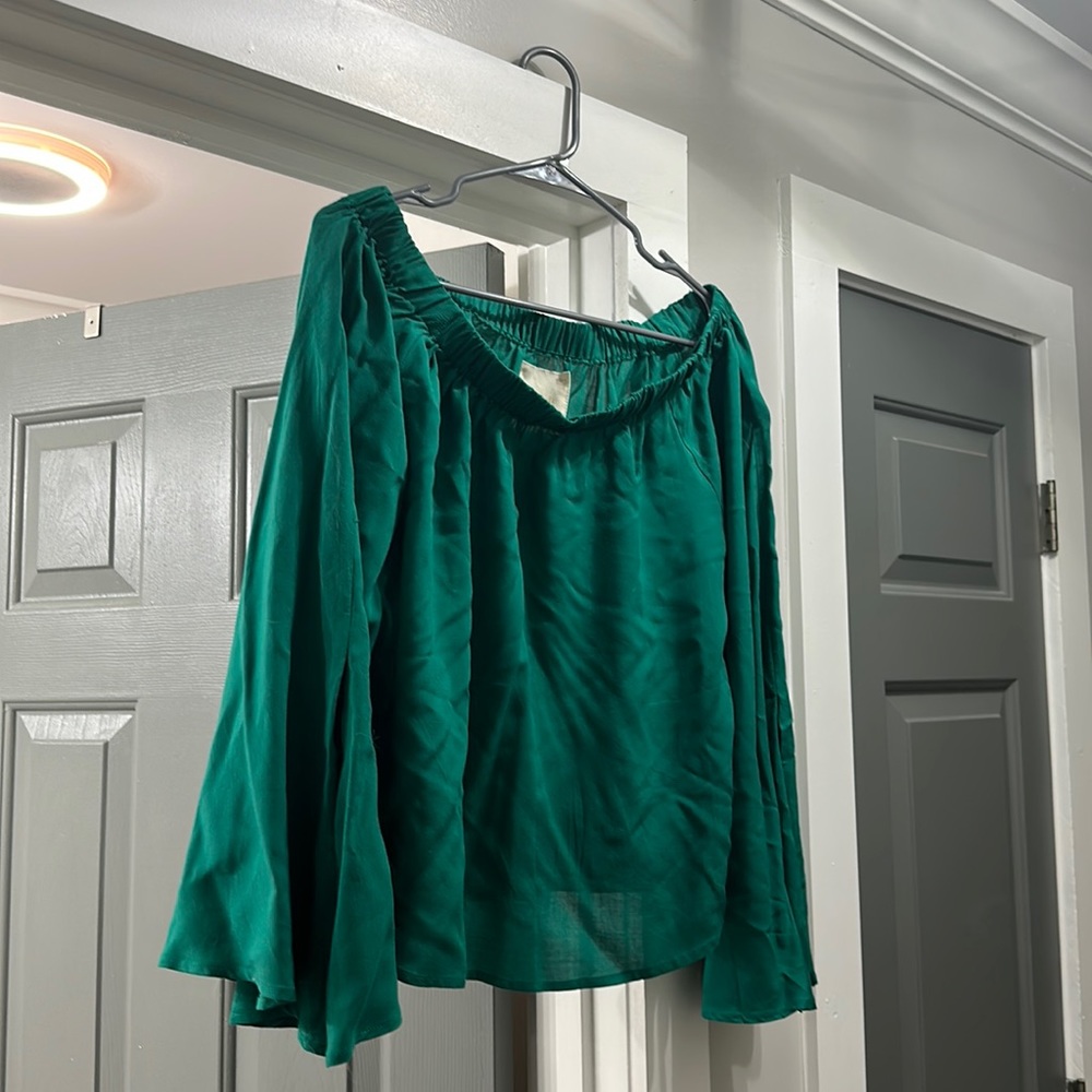 Off the shoulder Altar’d state top